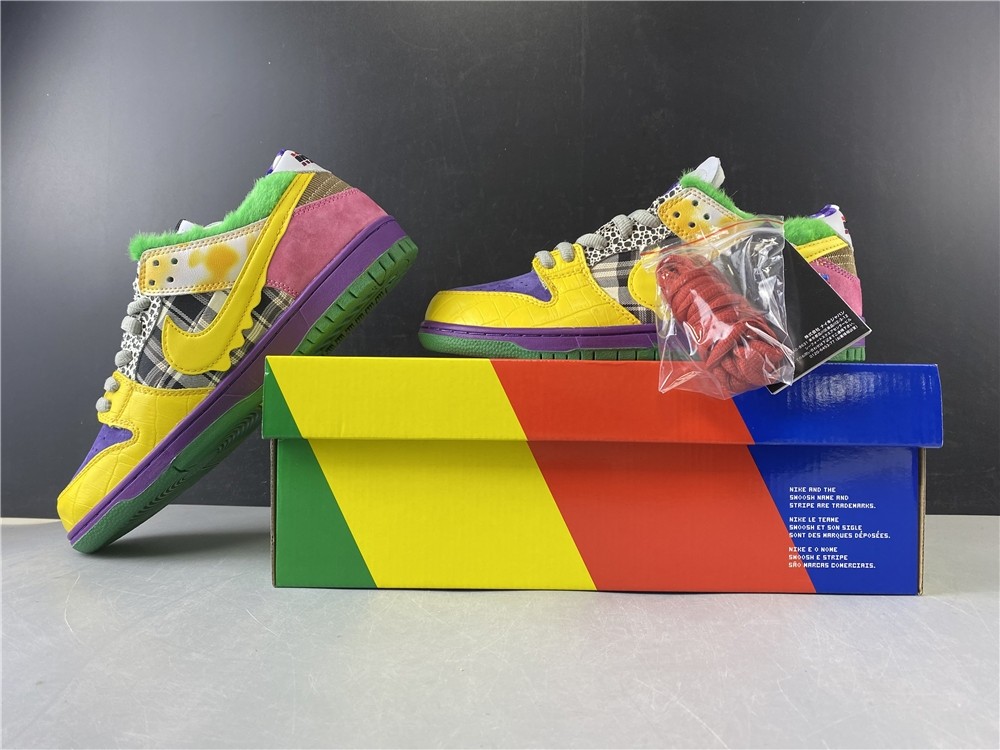 Nike SB Dunk Low Pro IW  318403-137