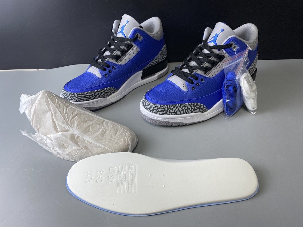 Air Jordan 3 “Varsity Royal” CT8532-400