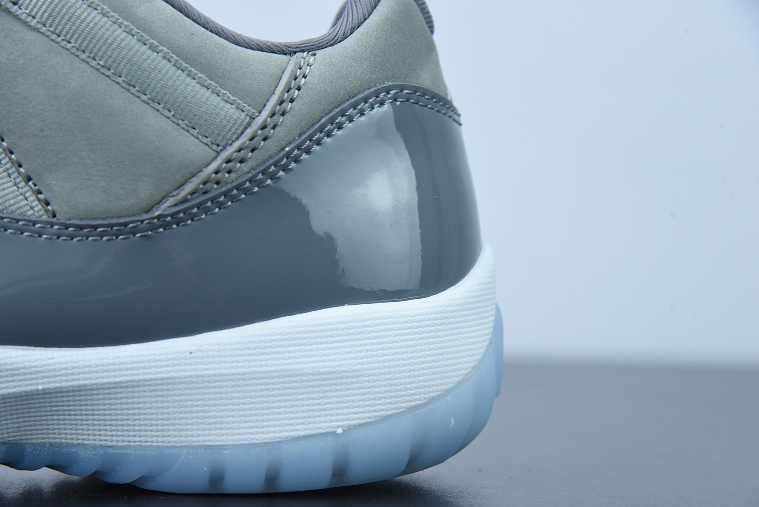 Air Jordan 11 Retro Low Cool Grey - 528895-003