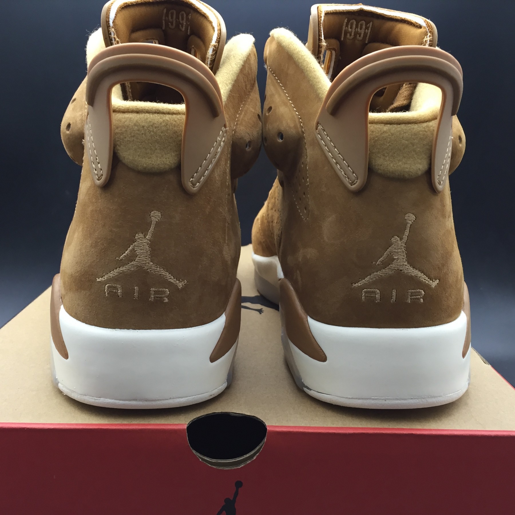 AIR JORDAN 6 RETRO "GOLDEN HARVEST" 384664-705