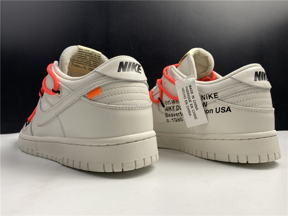 Off-White x Nike Dunk Low  CT0856-900