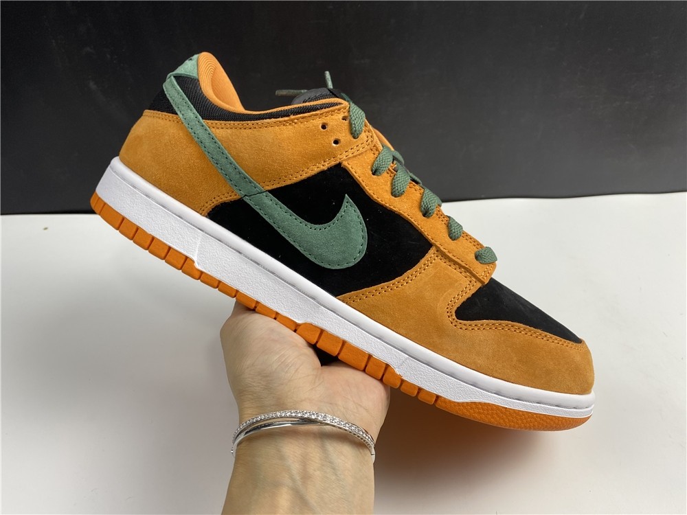 Nike Dunk Low SP “Ceramic”  DA1469-001