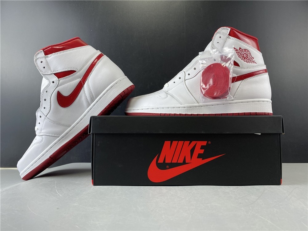 AIR JORDAN 1 RETRO HIGH OG “METALLIC RED”  555088-103