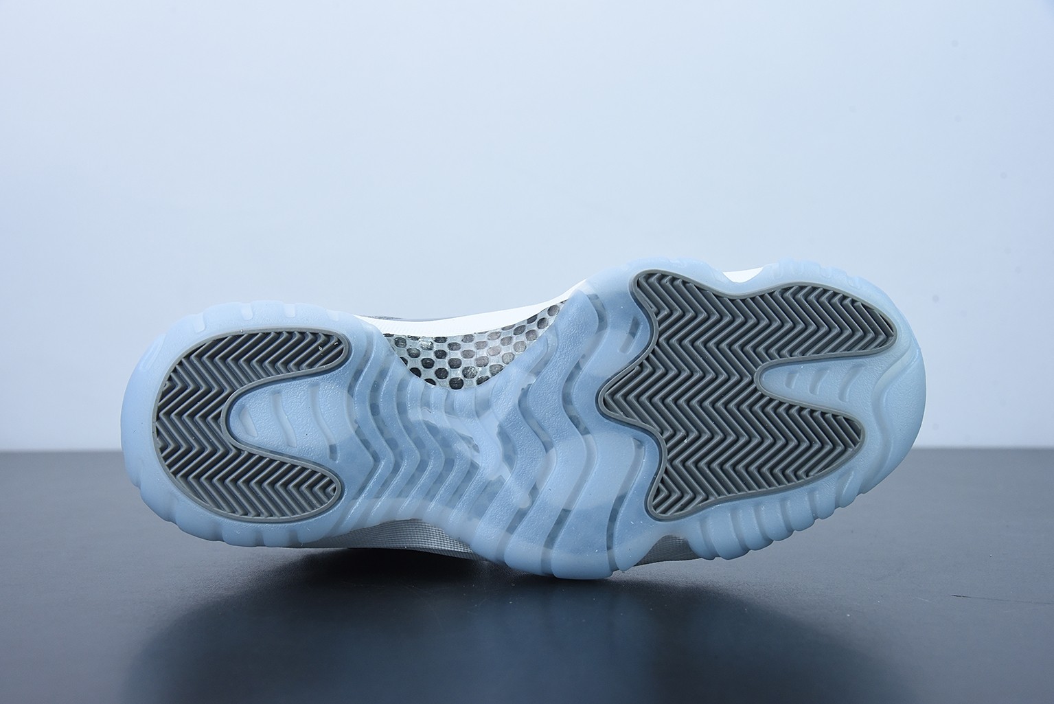 Air Jordan 11 Retro Low Cool Grey - 528895-003