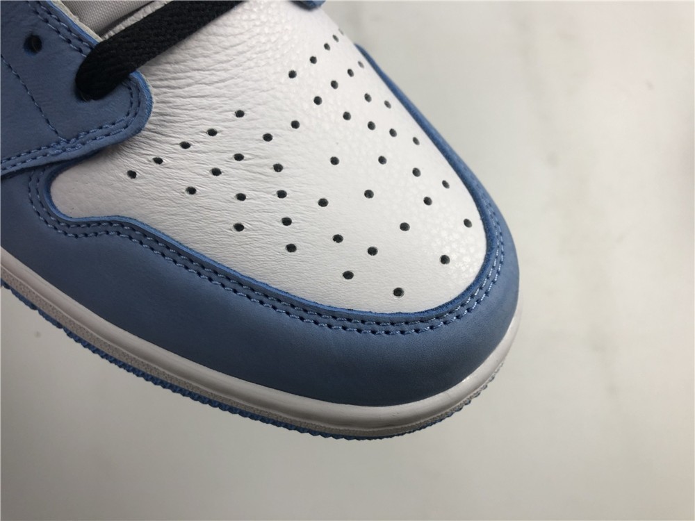 Air Jordan 1 High OG “University Blue“ 555088-134