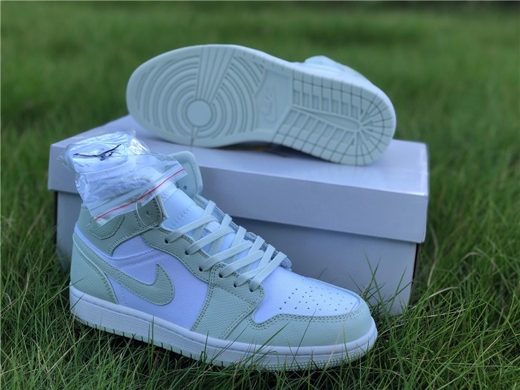 Air Jordan 1 Mid CV5280-103