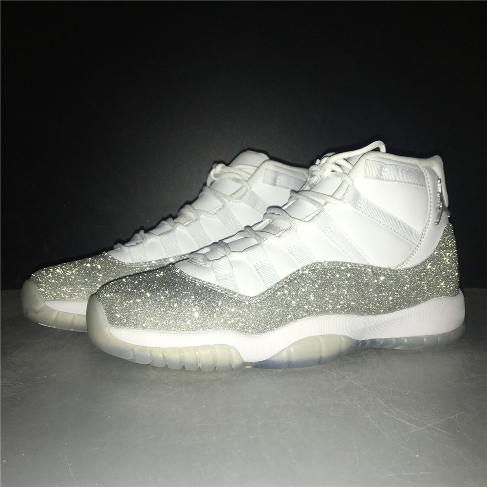 Air Jordan 11 WMNS “Metallic Silver” AR0715-100