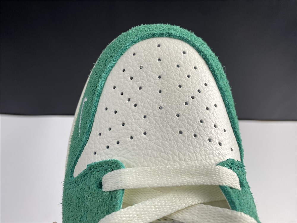 Kasina x Nike Dunk Low CZ6501-101