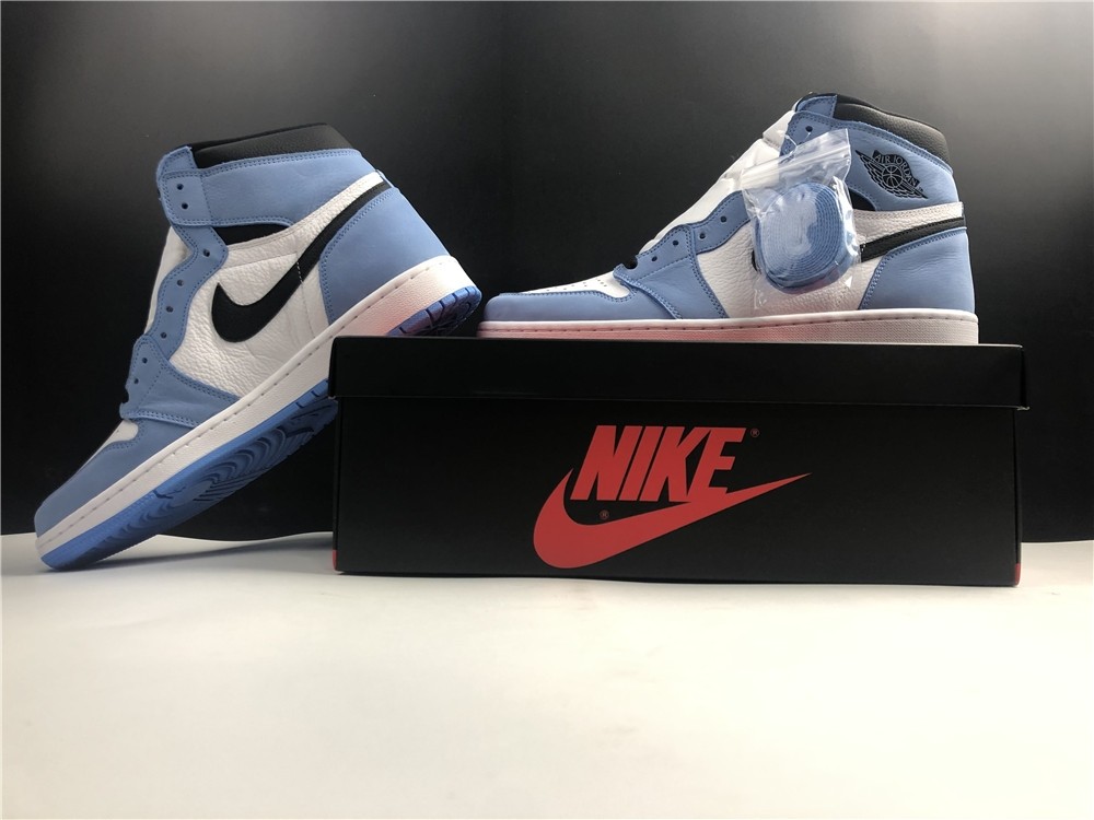 Air Jordan 1 High OG “University Blue“ 555088-134