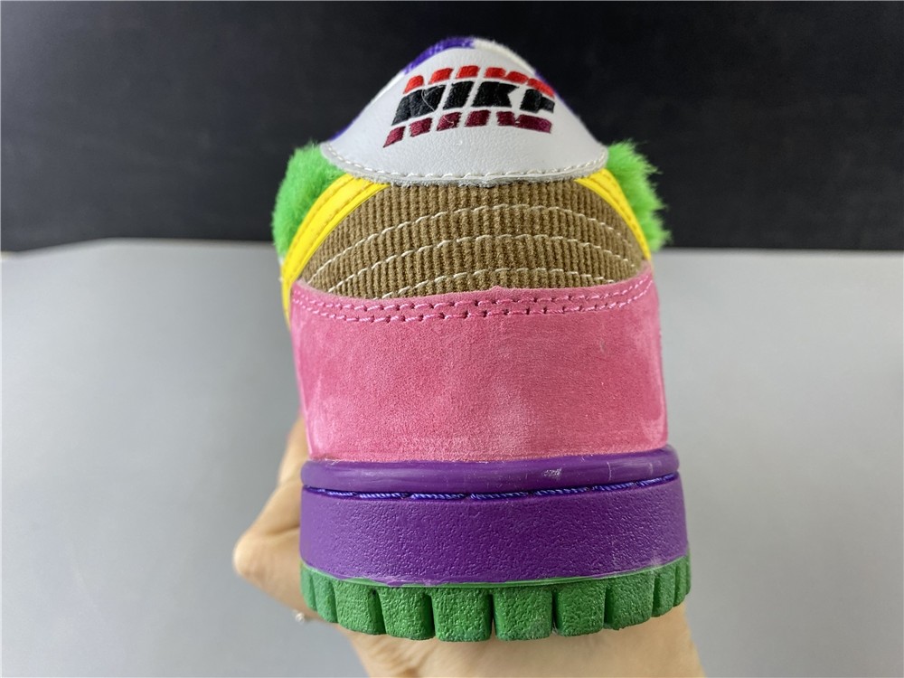 Nike SB Dunk Low Pro IW  318403-137