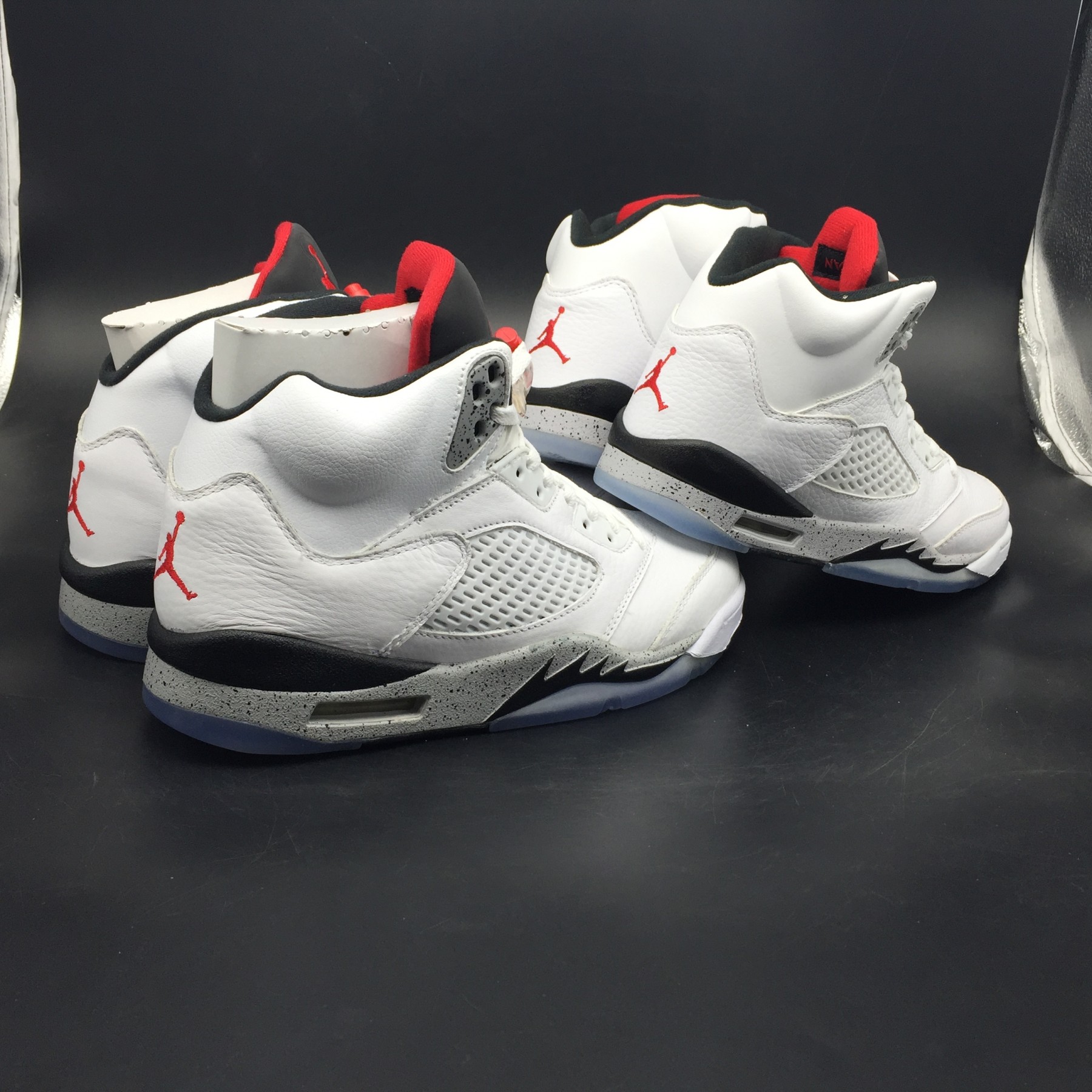 AIR JORDAN 5 RETRO "WHITE CEMENT" mens 136027-104