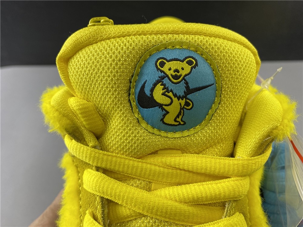 Grateful Dead x Nike SB Dunk Low“ Yellow Bear”  CJ5378-700