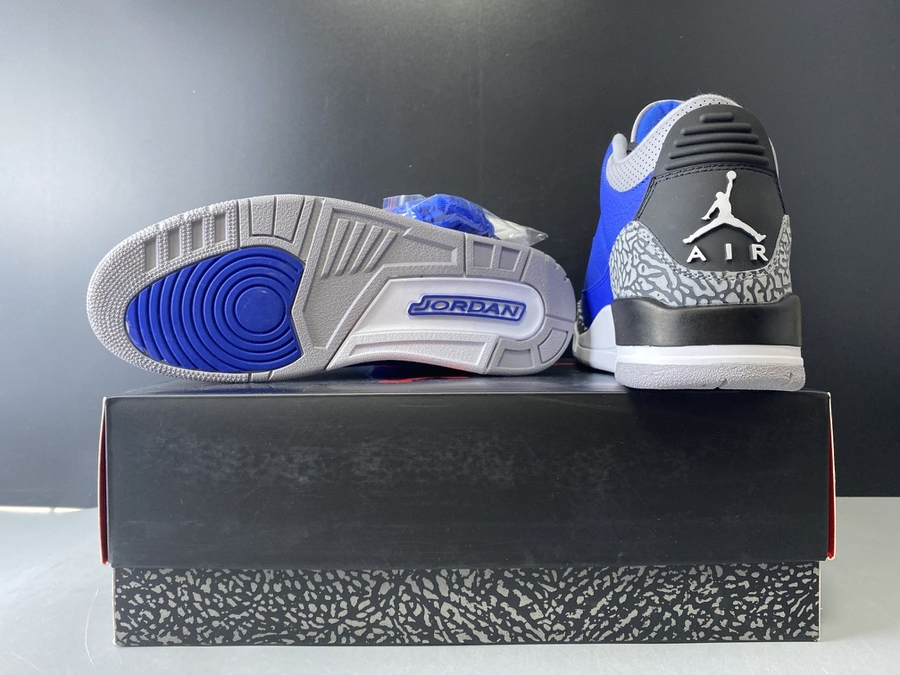 Air Jordan 3 “Varsity Royal” CT8532-400