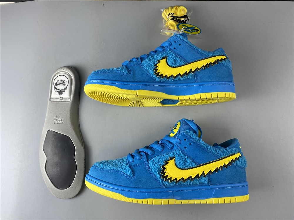 Grateful Dead x Nike SB Dunk Low  CJ5378-400