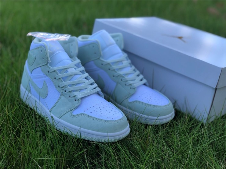 Air Jordan 1 Mid CV5280-103