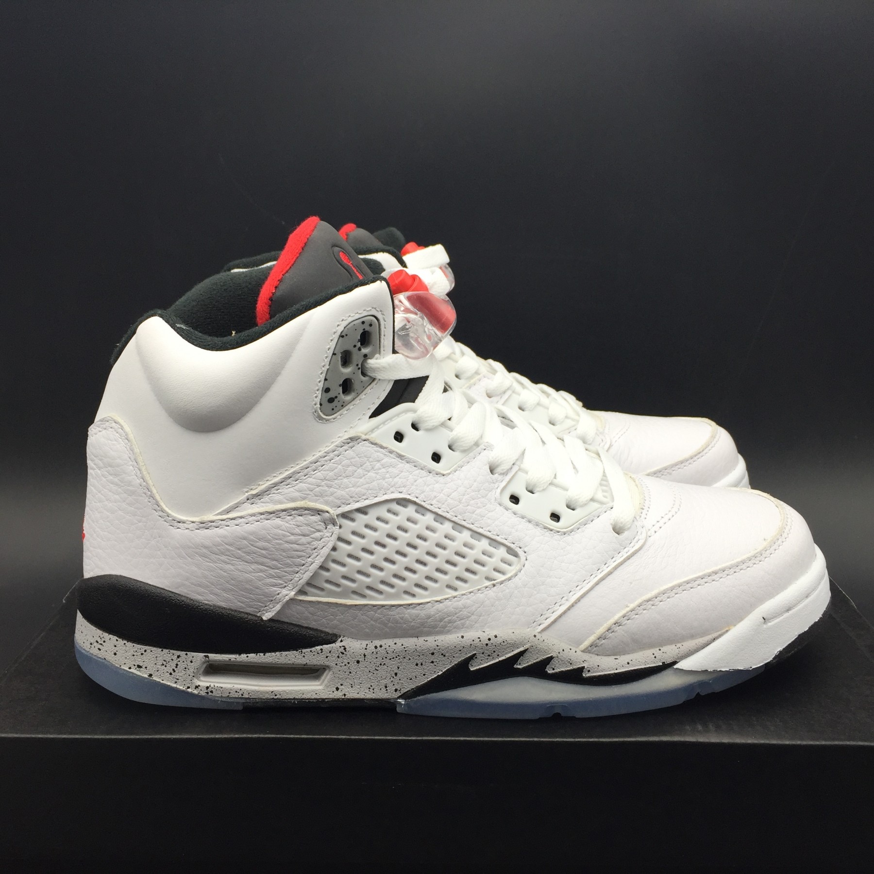 AIR JORDAN 5 RETRO "WHITE CEMENT" mens 136027-104