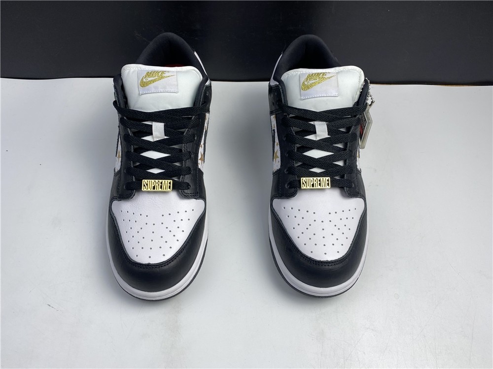 S*p*e x Nike SB Dunk Low DH3228-102