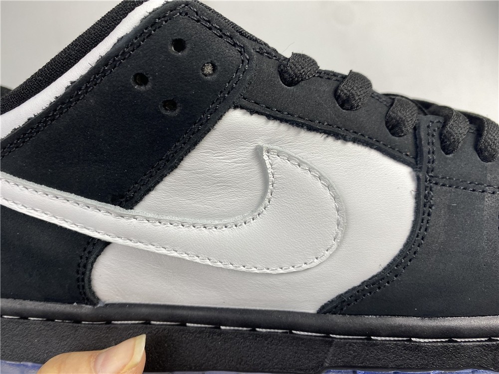 Nike SB Dunk Low Panda Pigeon BV1310-013