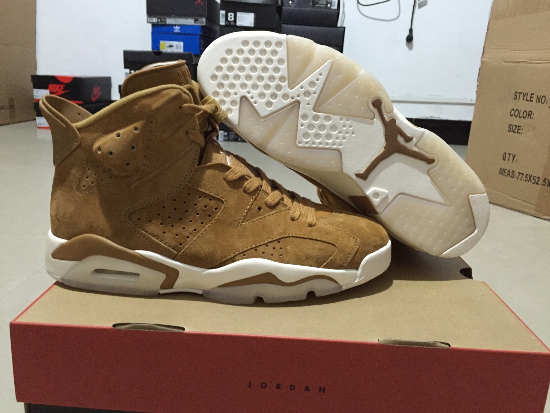 AIR JORDAN 6 RETRO "GOLDEN HARVEST" 384664-705