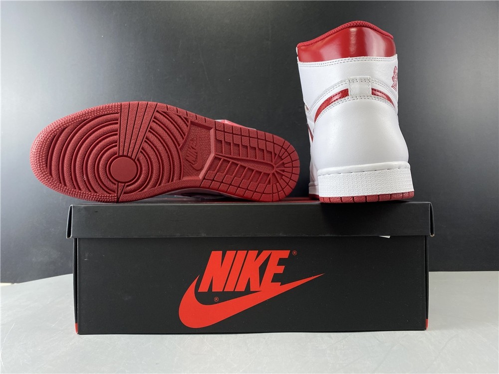 AIR JORDAN 1 RETRO HIGH OG “METALLIC RED”  555088-103