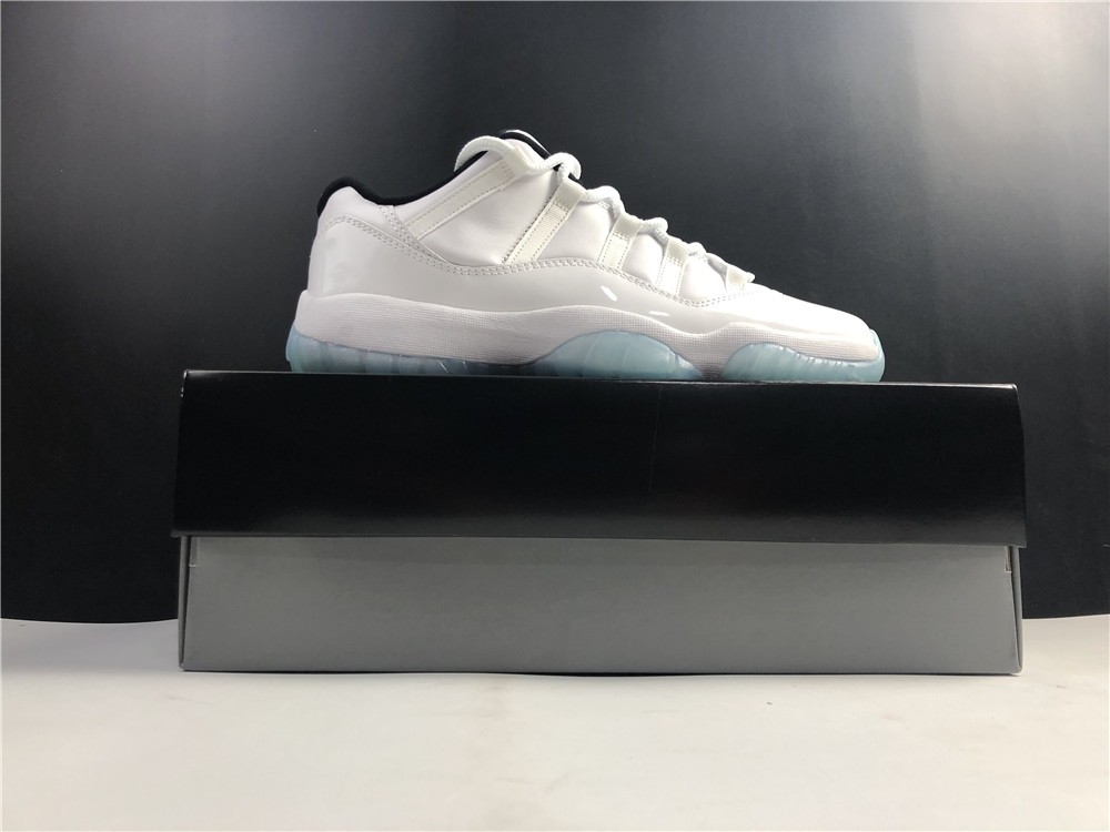 Air Jordan 11 Low”Legend Blue“ AV2187-117