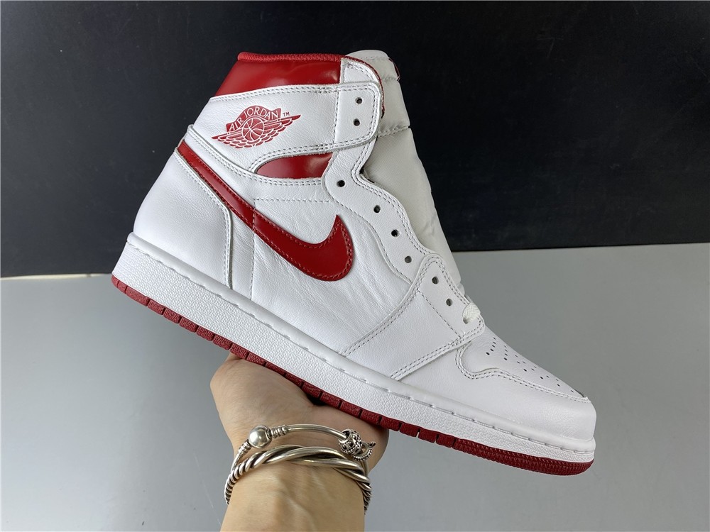 AIR JORDAN 1 RETRO HIGH OG “METALLIC RED”  555088-103