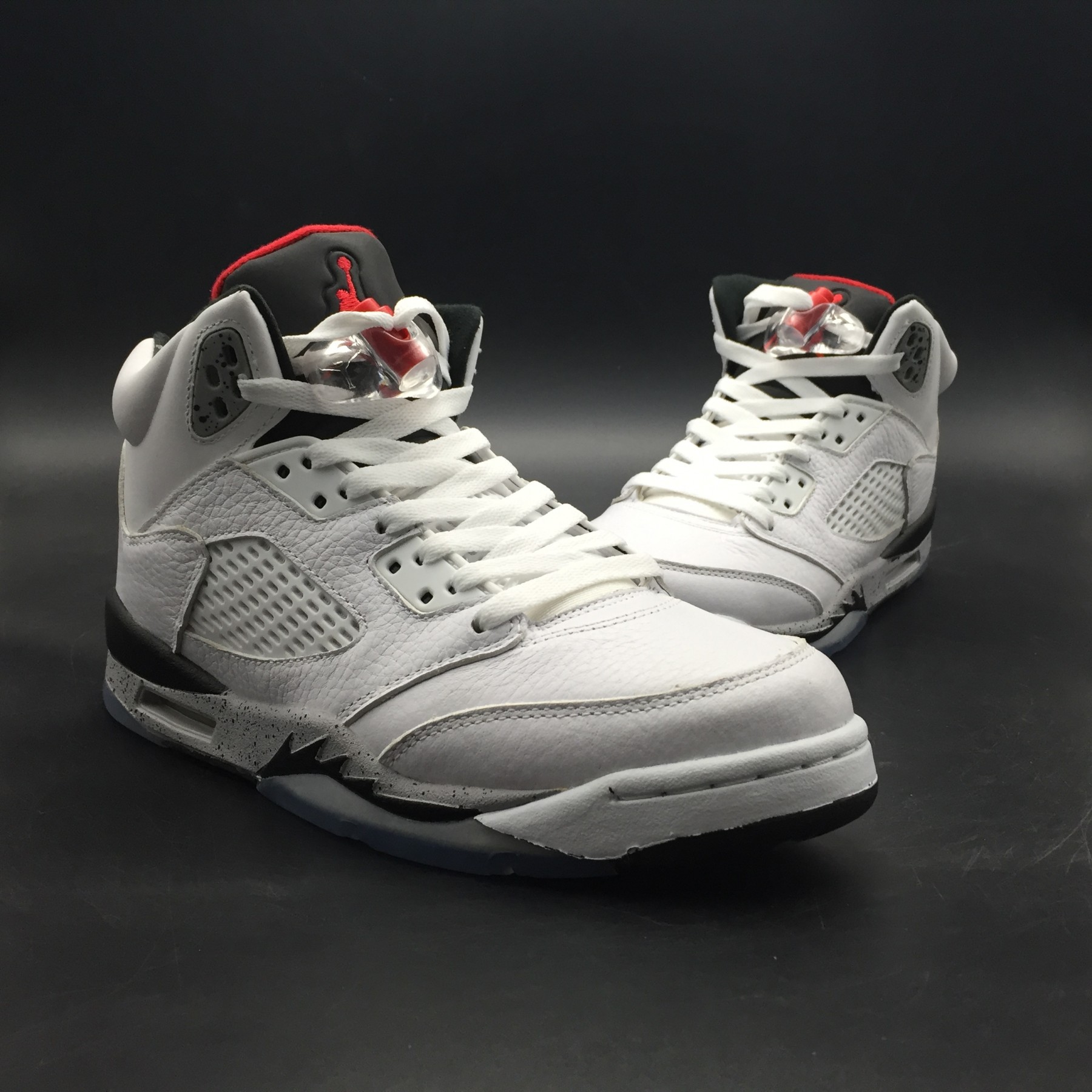 AIR JORDAN 5 RETRO "WHITE CEMENT" mens 136027-104