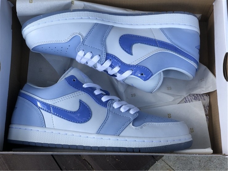 Air Jordan 1 Low Mighty Swooshers DM5442-040