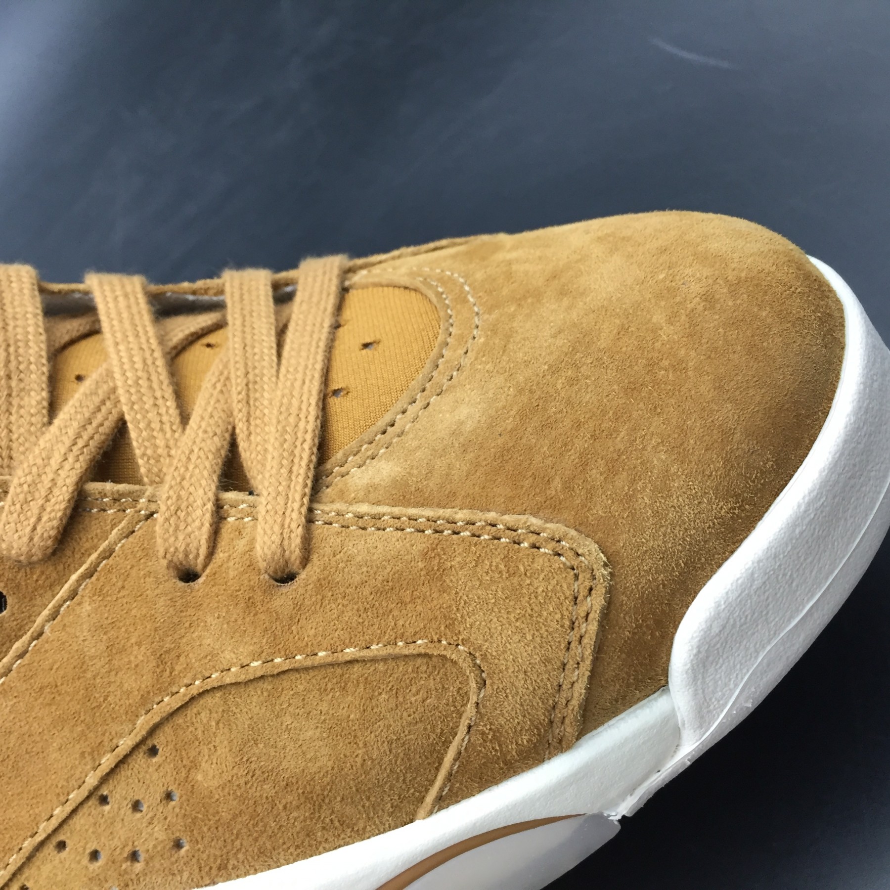 AIR JORDAN 6 RETRO "GOLDEN HARVEST" 384664-705