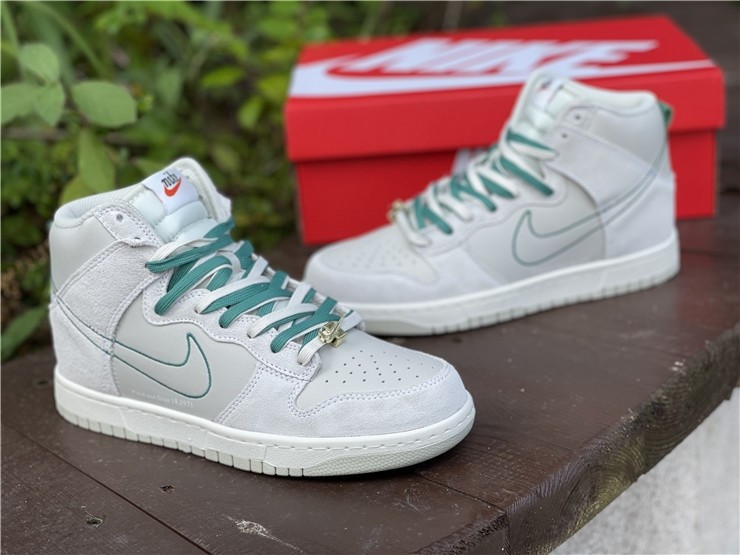 Dunk High SE 