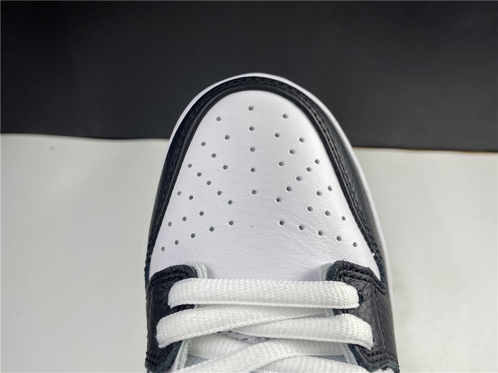 Nike Dunk SB Low “Yin Yang” 313170-023