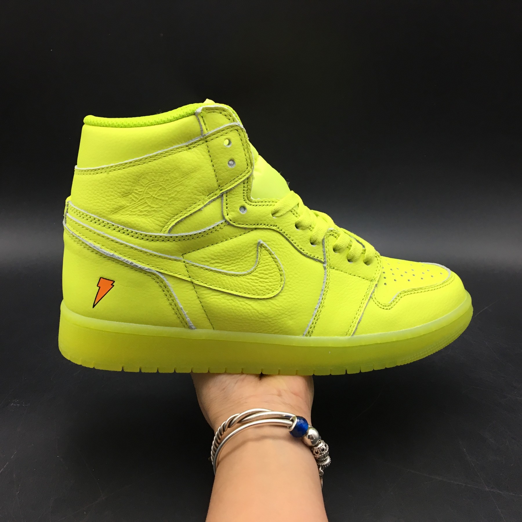 AIR JORDAN 1 RETRO HI “Gatorade”  Cyber mens AJ5997-345