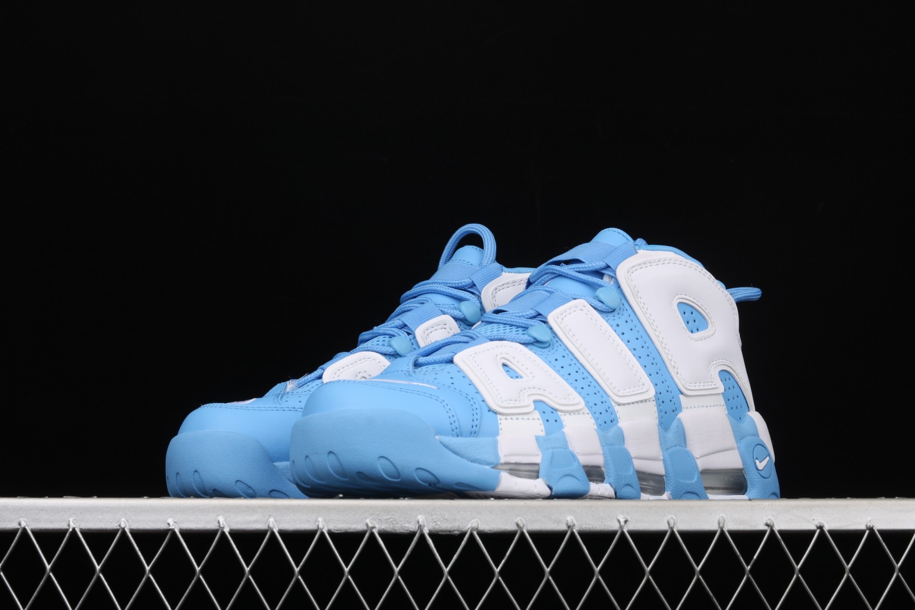 Nike Air More Uptempo “University Blue”  921948-401