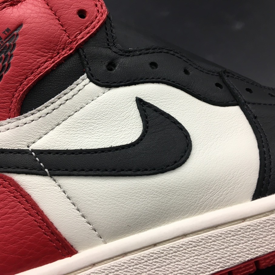 Air Jordan 1 Retro High OG Bred Toe  555088-610