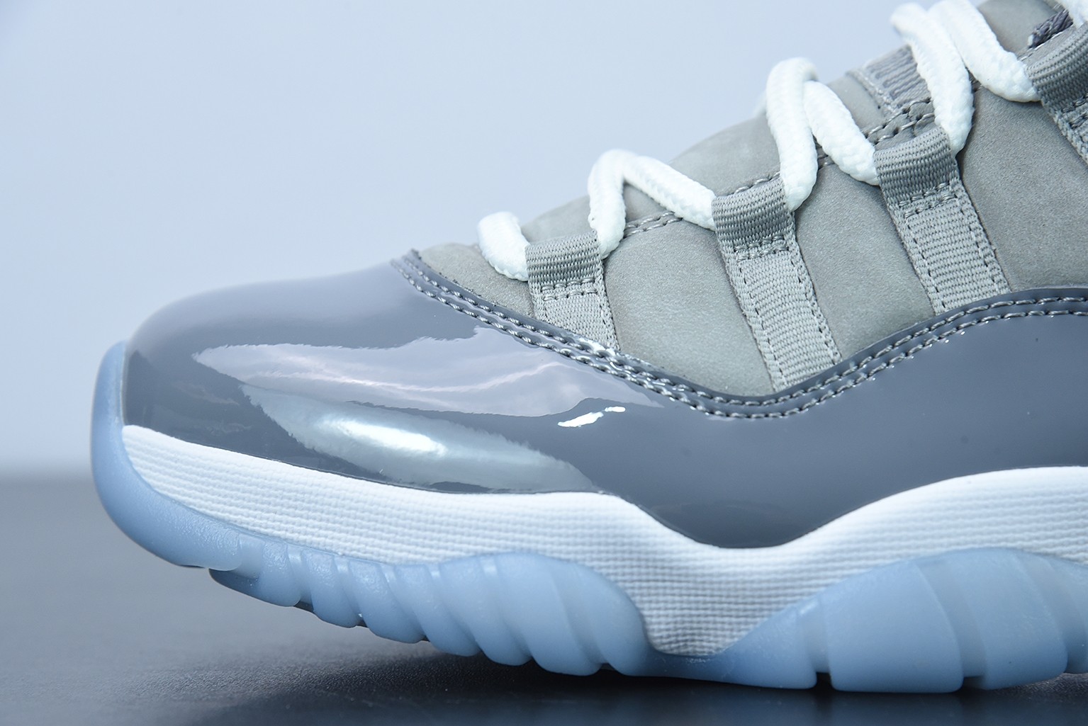 Air Jordan 11 Retro Low Cool Grey - 528895-003