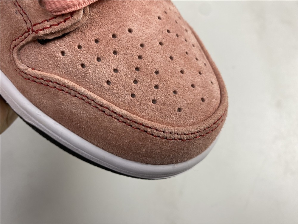 Nike SB Dunk Low “Pink” HG CV1655-600