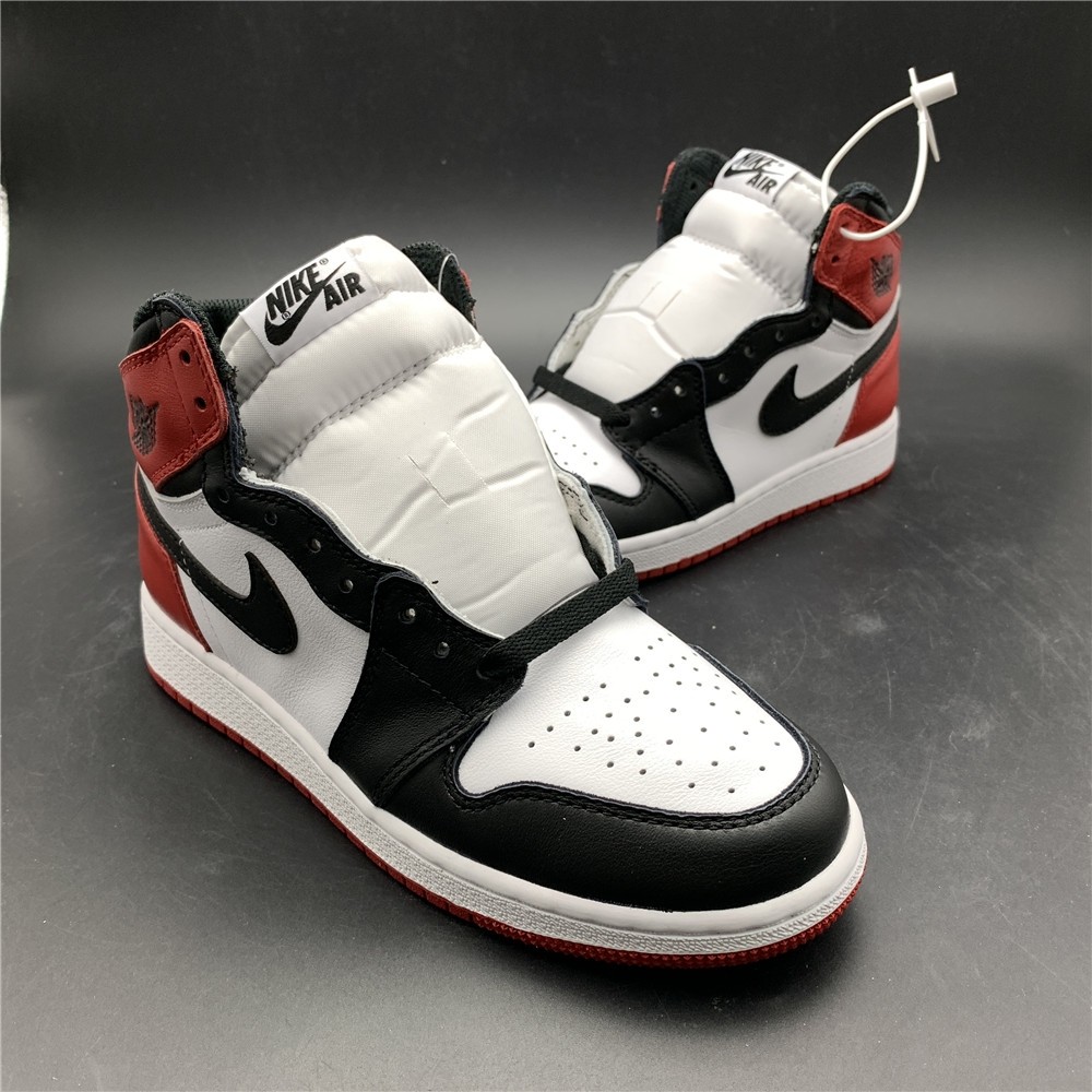 AIR JORDAN 1 High OG “Black Toe” white/ black-varsity red  555088-125