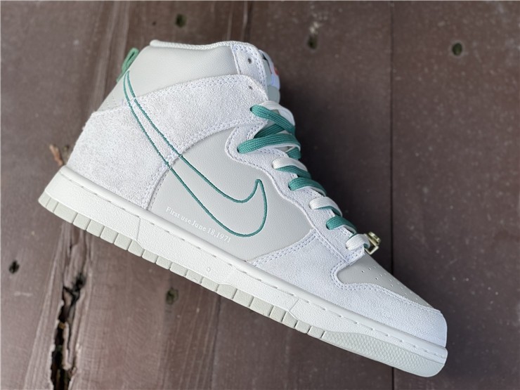 Dunk High SE 
