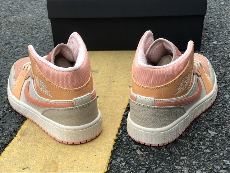 Air Jordan 1 Mid DH4270-800