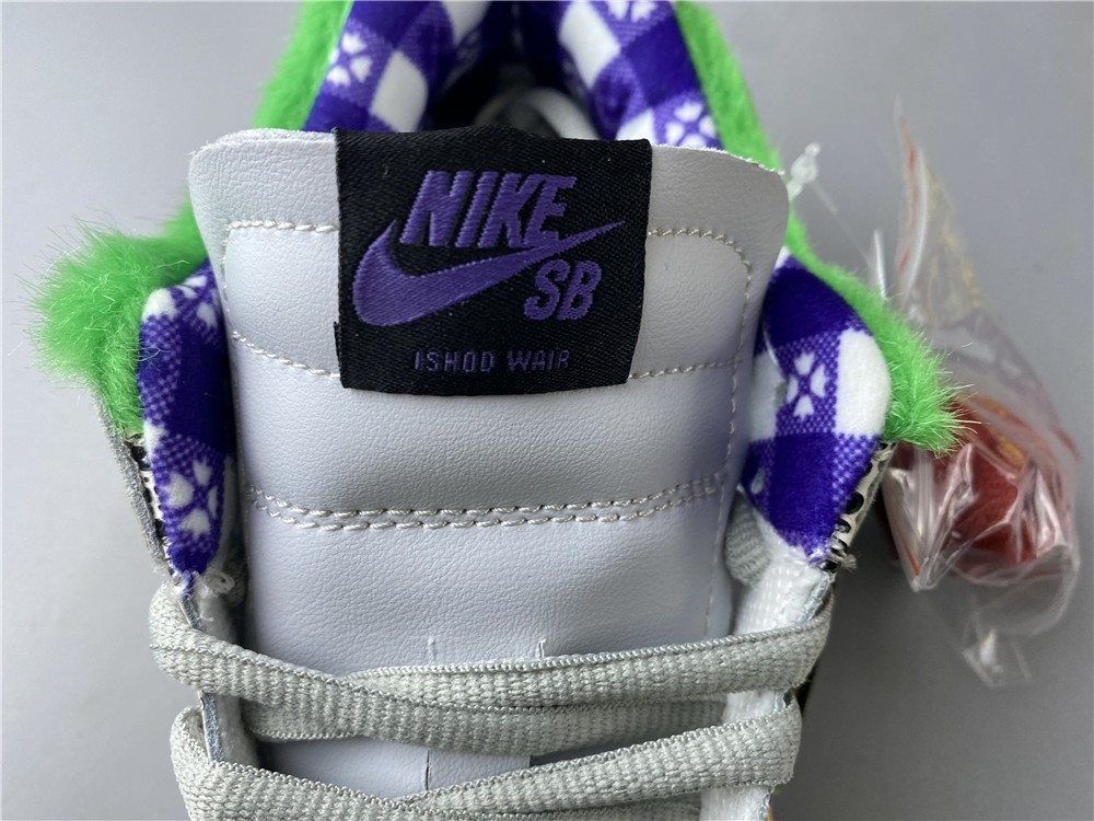 Nike SB Dunk Low Pro IW  318403-137