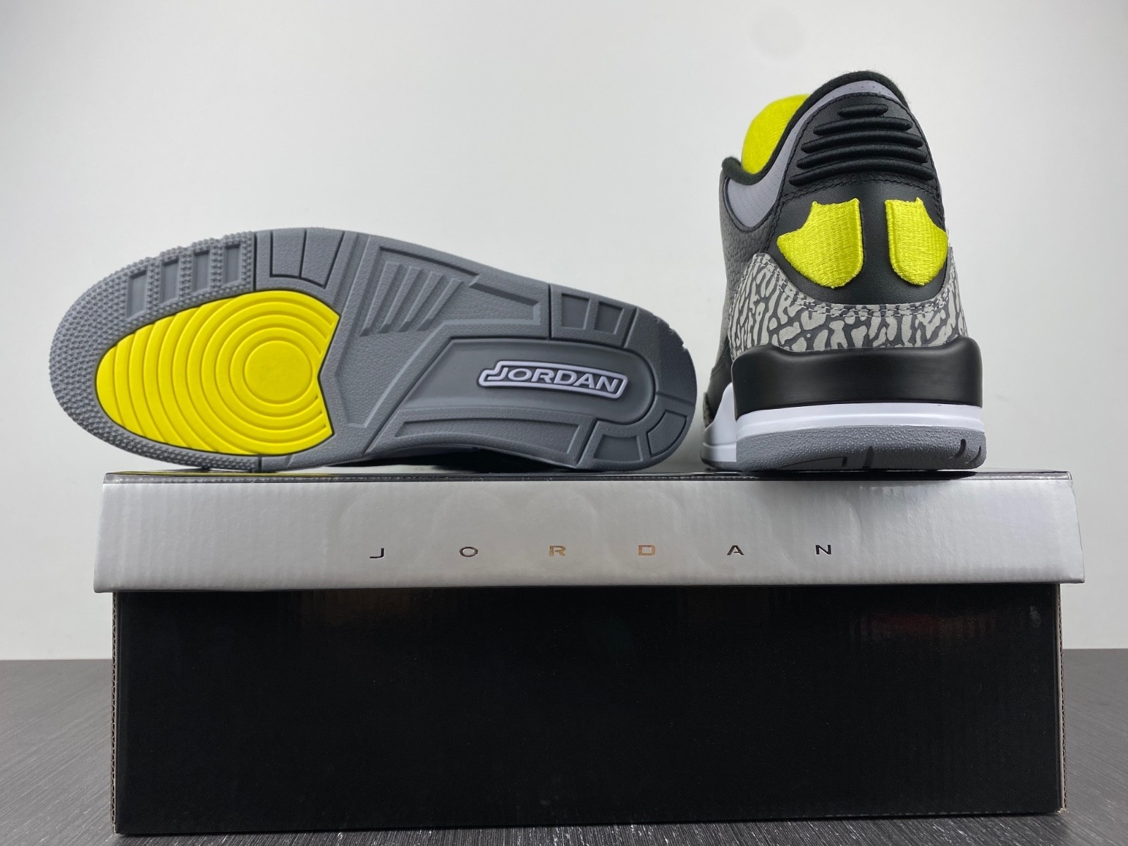 Air Jordan 3 Oregon Pit Crew - 282240-594