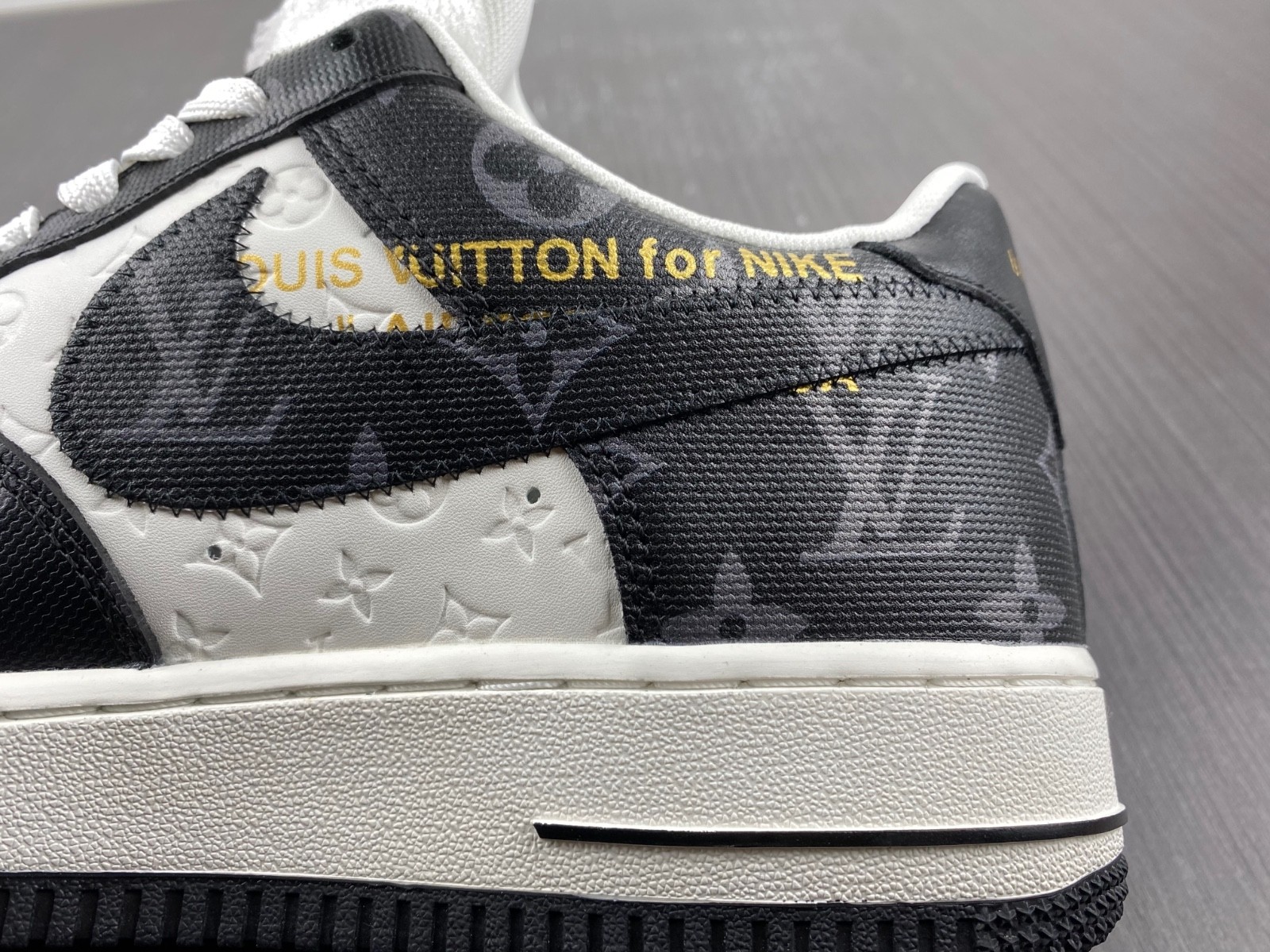 L-V x Nike Air Force 1  black and white. MS0232