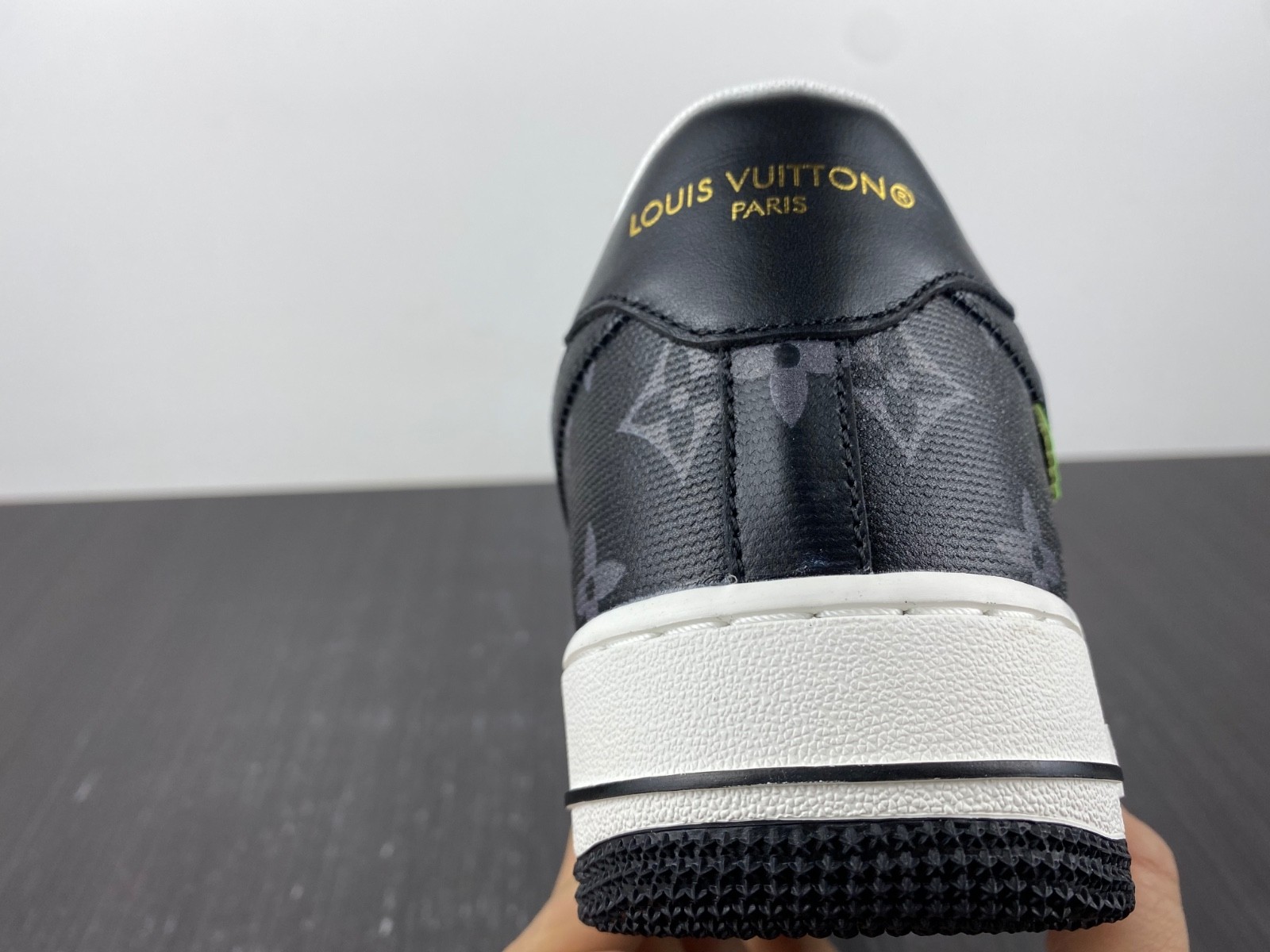 L-V x Nike Air Force 1  black and white. MS0232