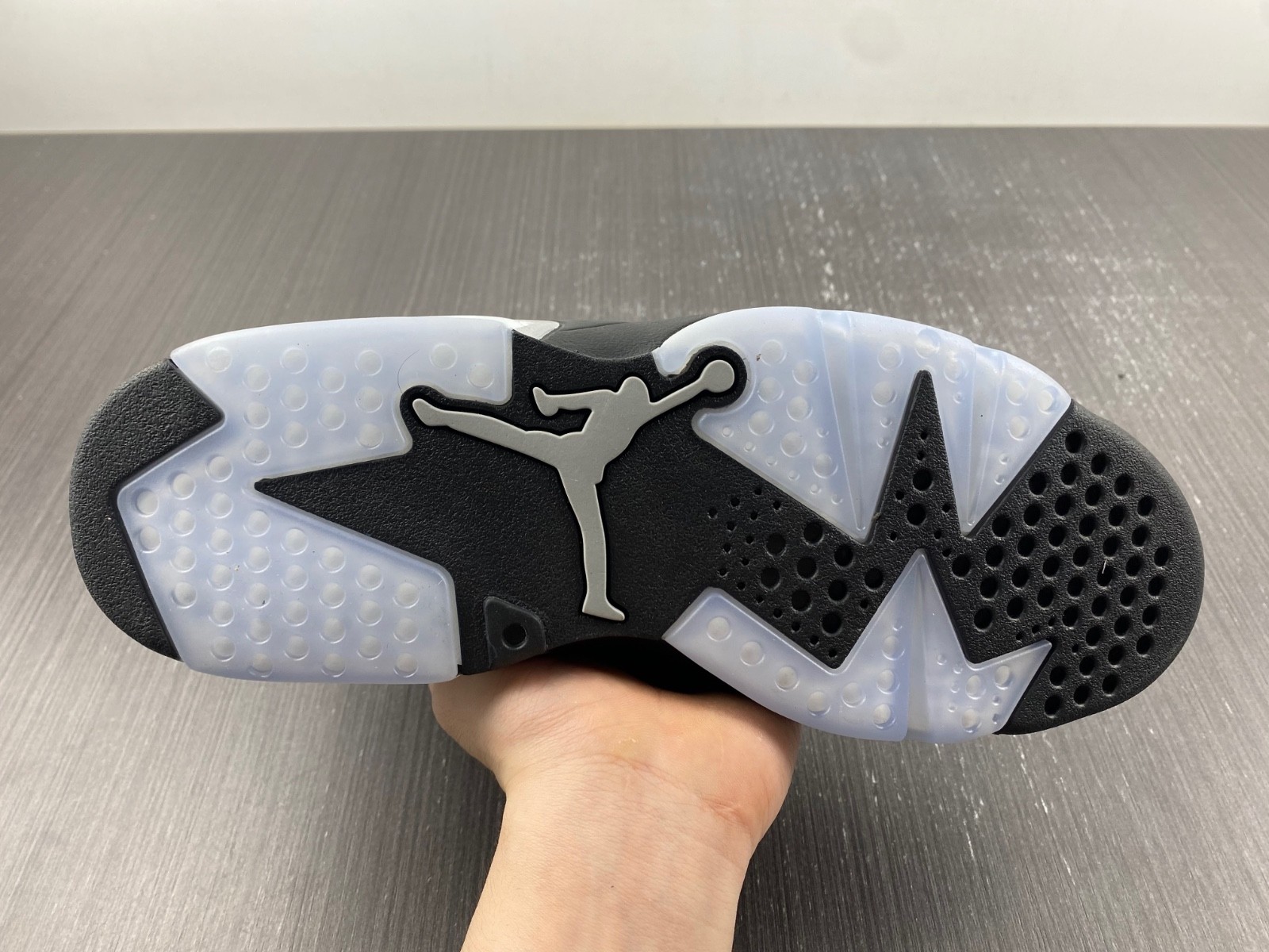 Air Jordan 6 Metallic Silver Chrome DX2836-001