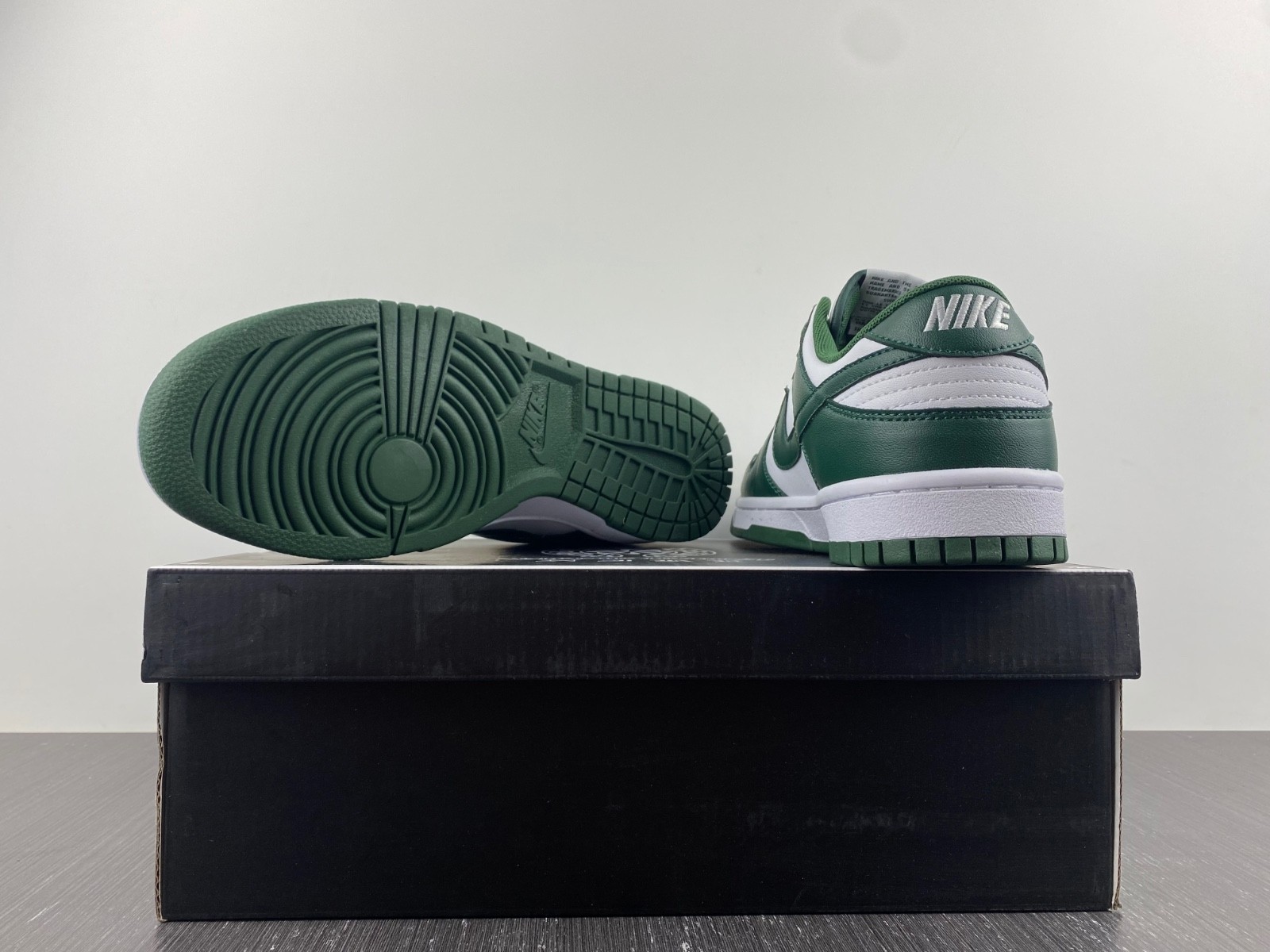 NIKE DUNK LOW Ch**me He**ts Matty Boy Sex records DD1391-101