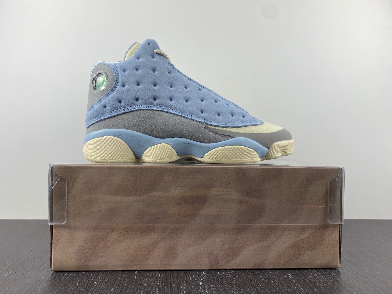 SoleFly x Air Jordan 13 DX5763-100