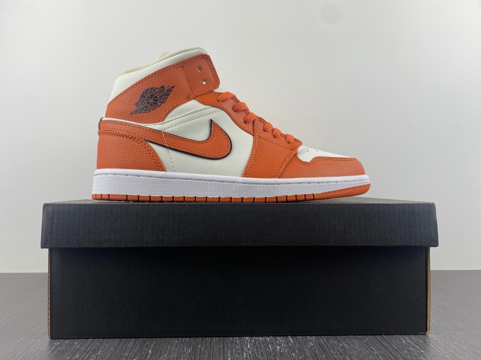 Air Jordan 1 Mid "Sport Spice" DV1302-100