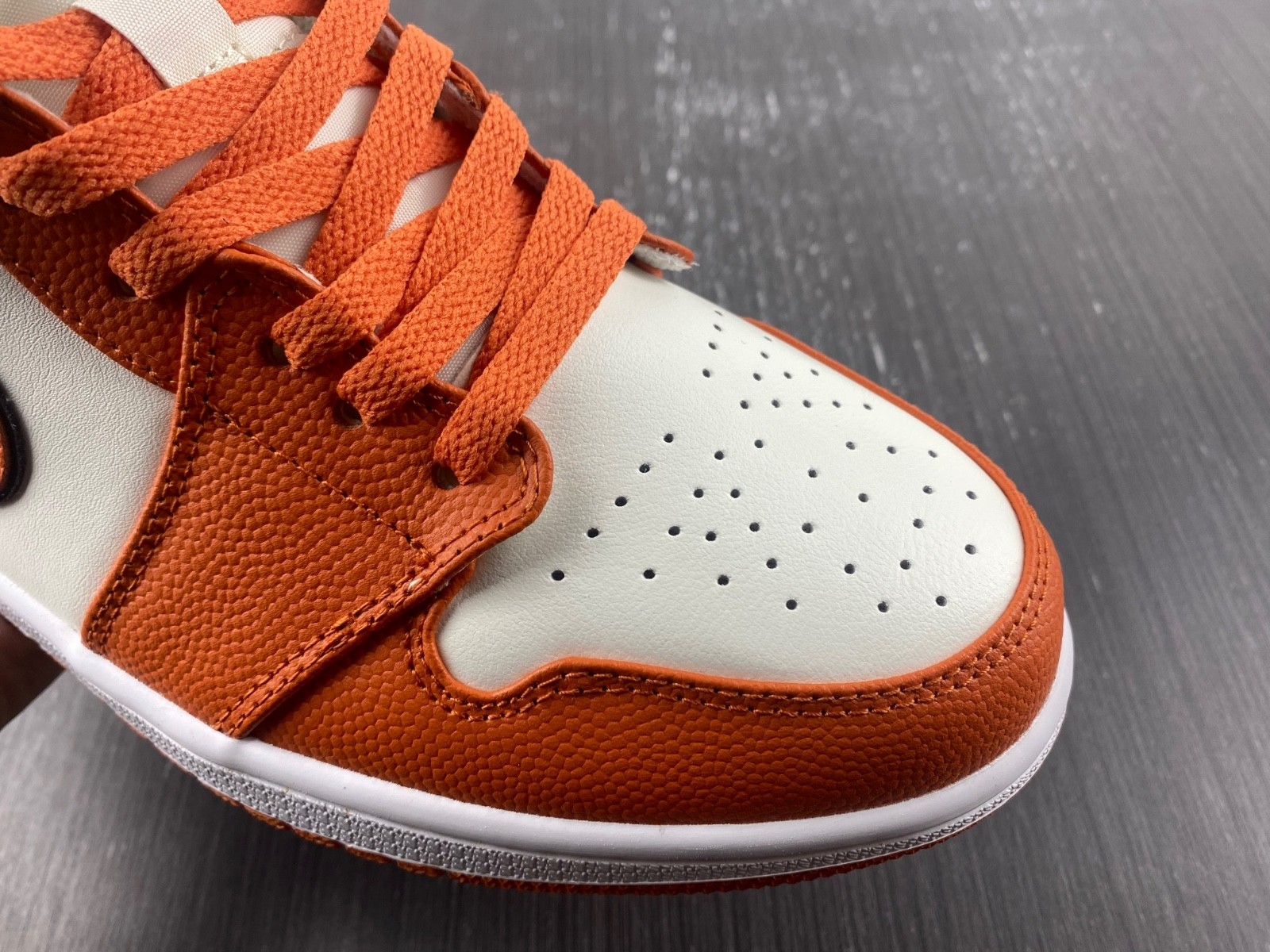 Air Jordan 1 Mid "Sport Spice" DV1302-100