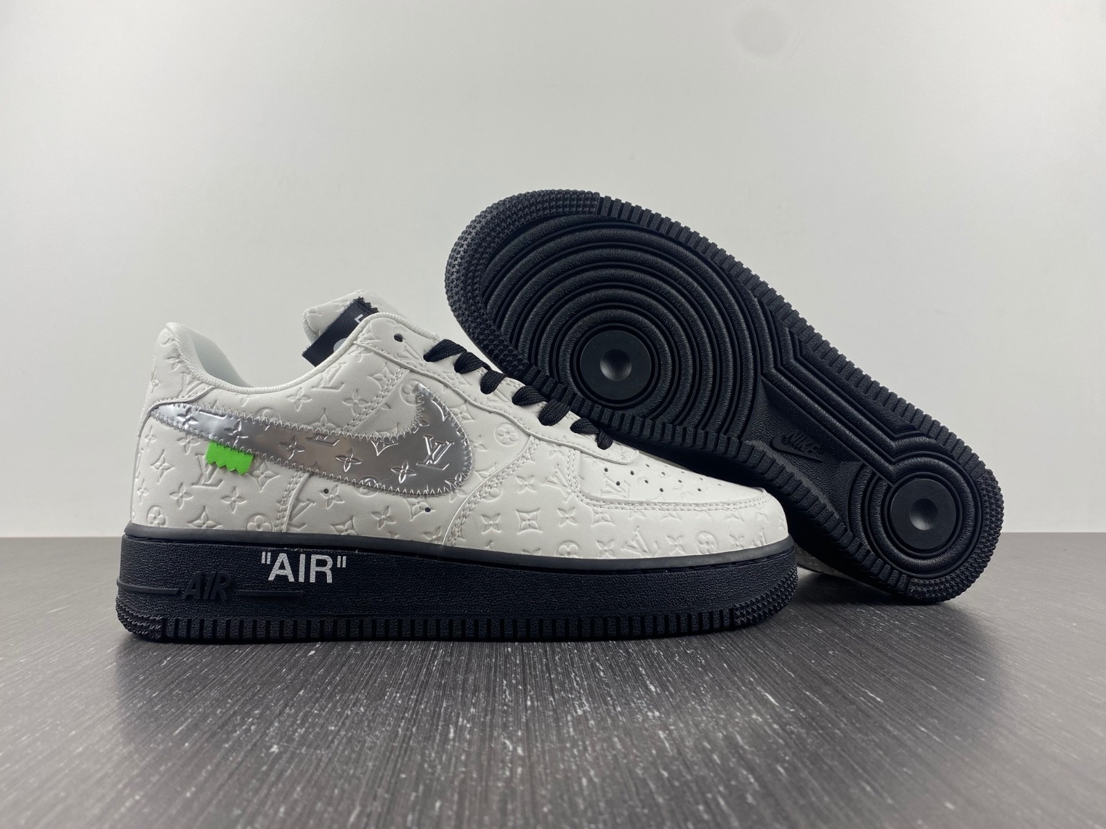 NIKE LOW AIR FORCE 1 X WHITE White / Black MS0232