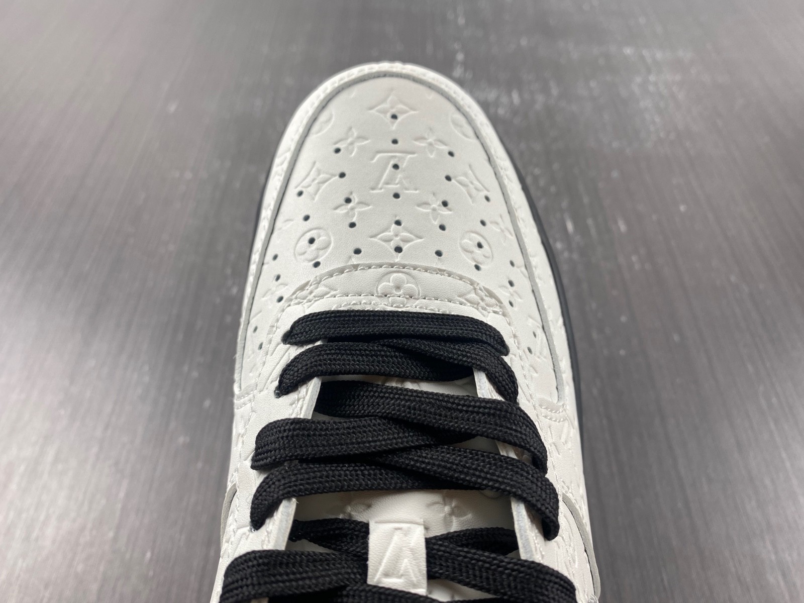 NIKE LOW AIR FORCE 1 X WHITE White / Black MS0232